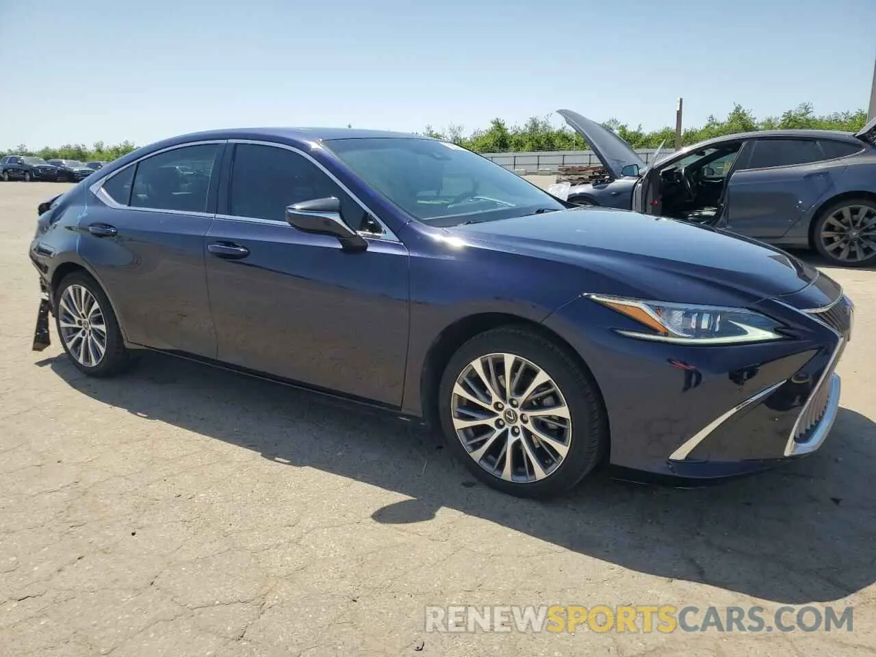 4 Photograph of a damaged car 58ABZ1B10KU049144 LEXUS ES350 2019