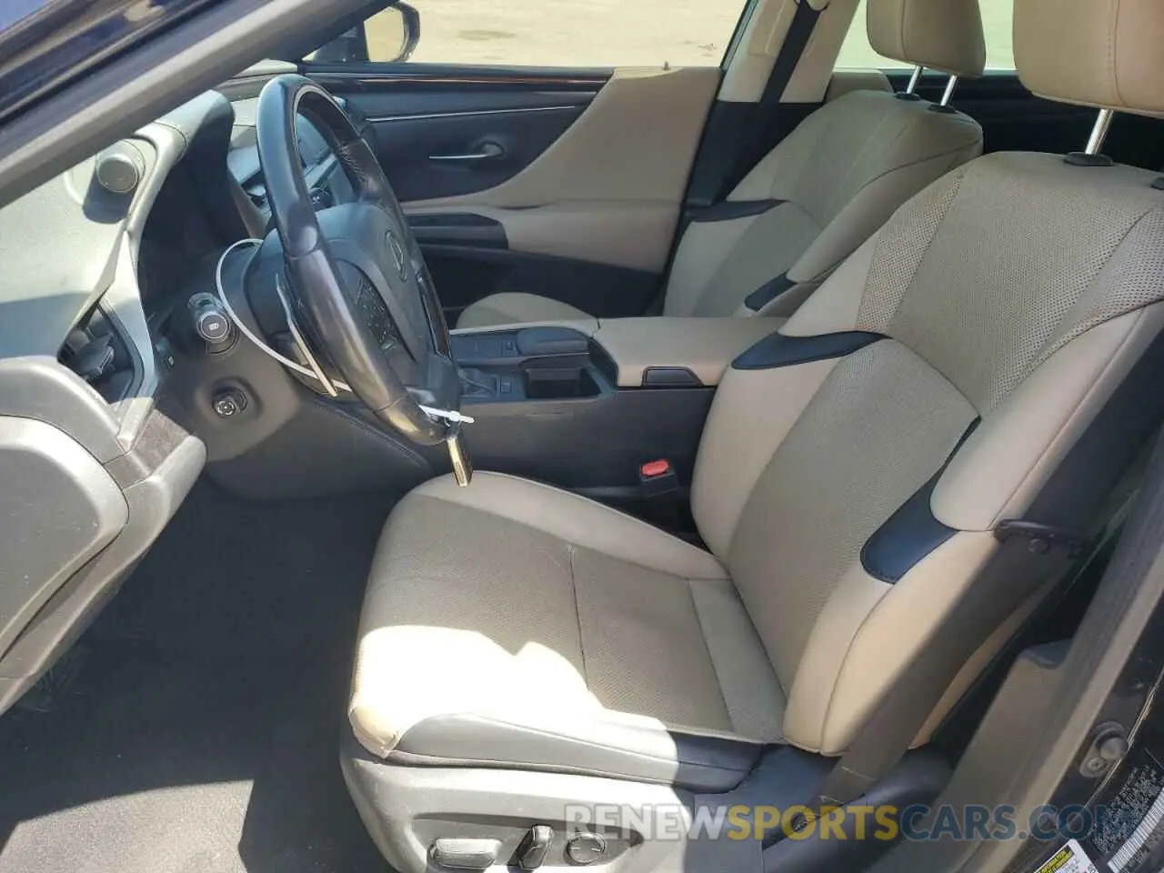7 Photograph of a damaged car 58ABZ1B10KU049144 LEXUS ES350 2019