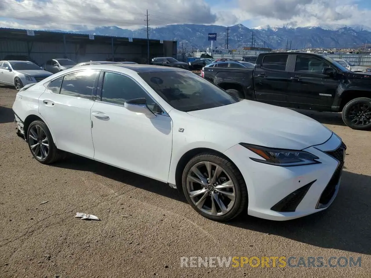 4 Photograph of a damaged car 58ABZ1B11KU005976 LEXUS ES350 2019