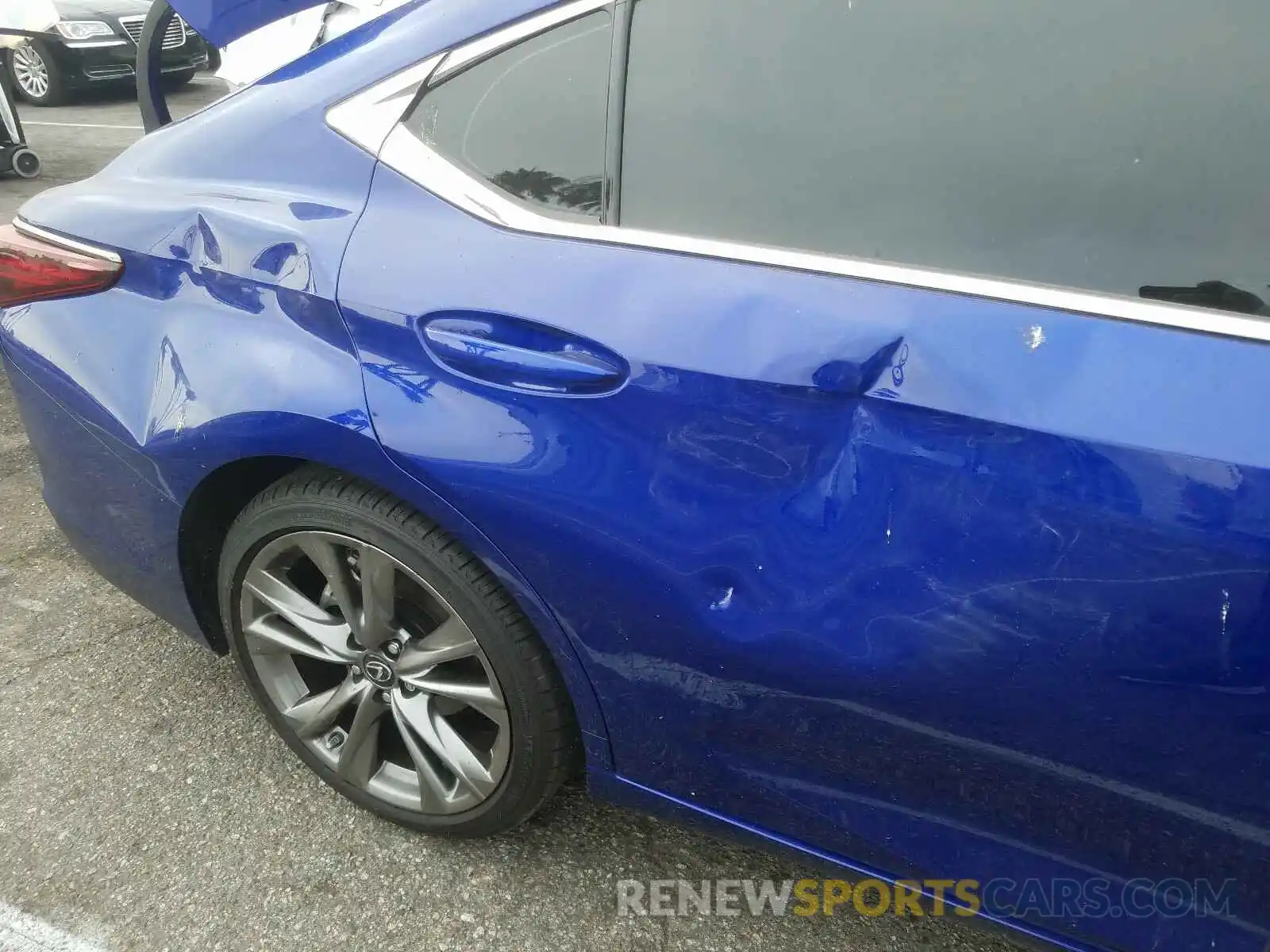 9 Photograph of a damaged car 58ABZ1B11KU010322 LEXUS ES350 2019