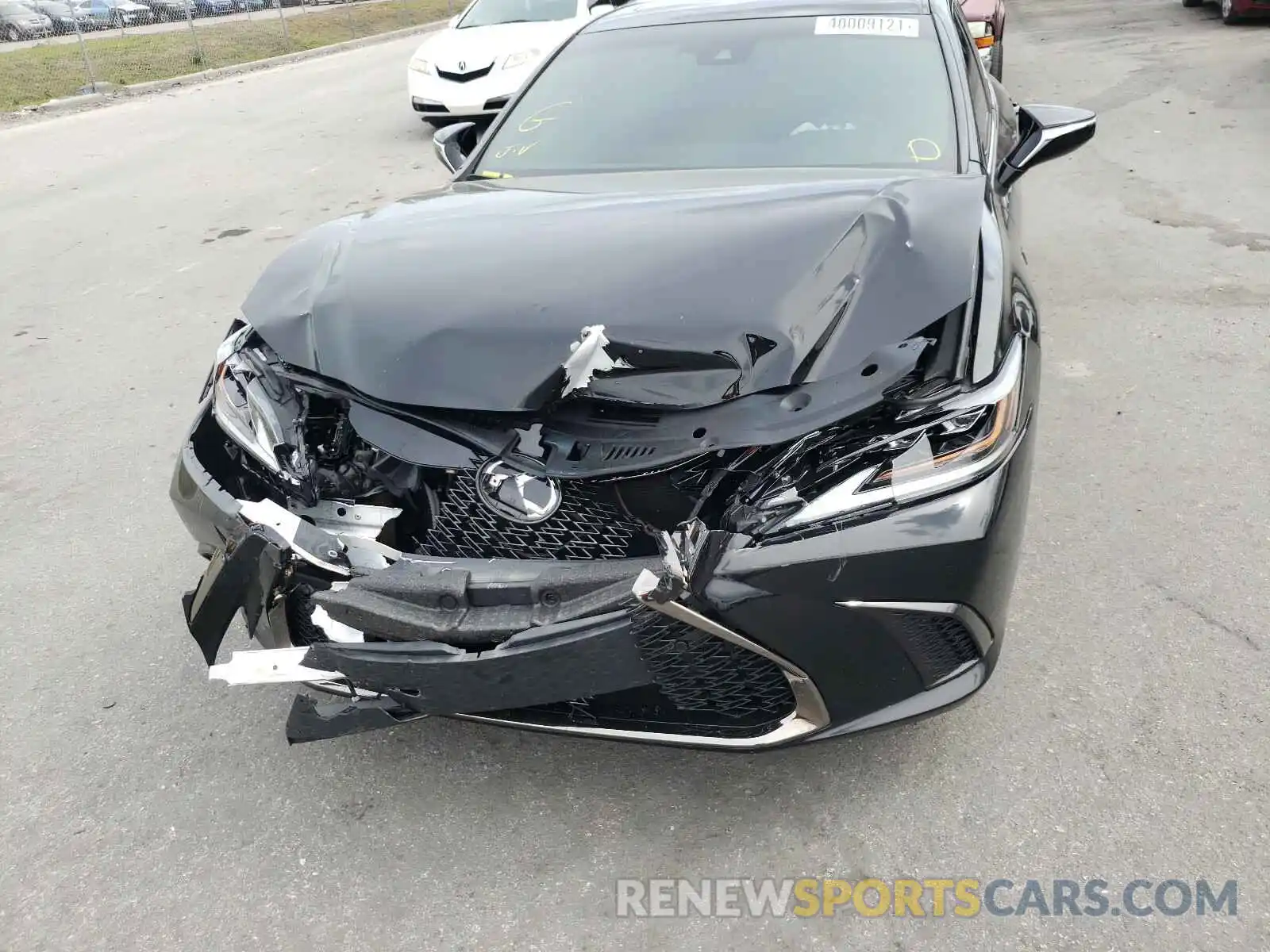 9 Photograph of a damaged car 58ABZ1B11KU016914 LEXUS ES350 2019