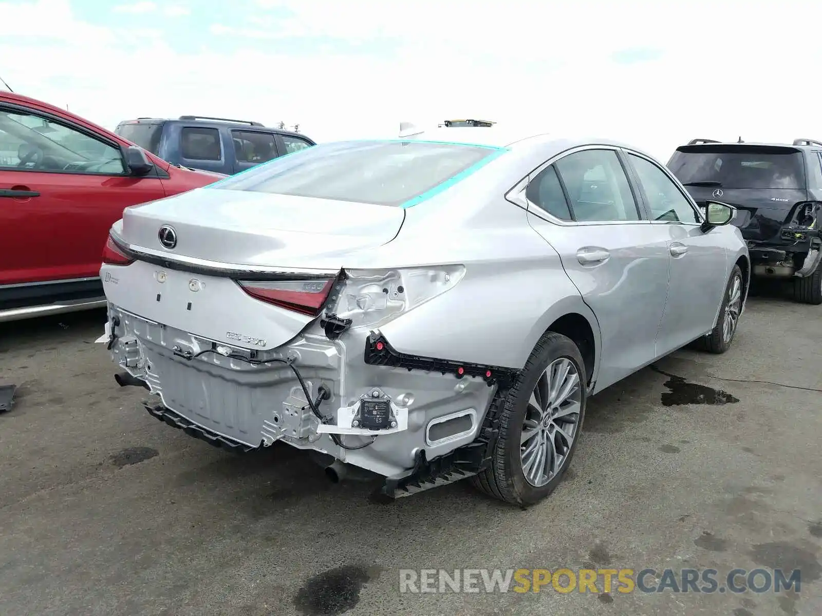 4 Photograph of a damaged car 58ABZ1B11KU022146 LEXUS ES350 2019