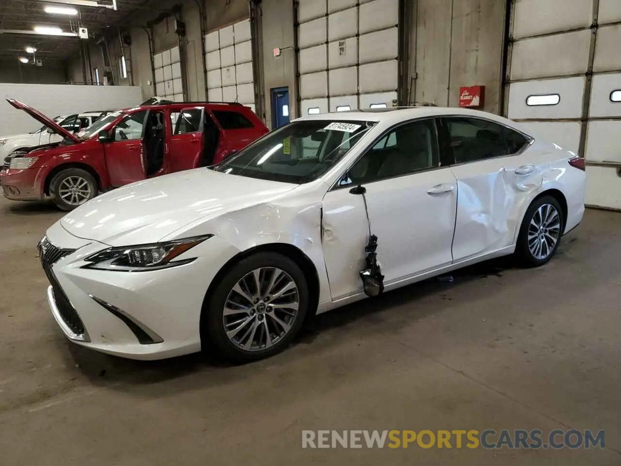1 Photograph of a damaged car 58ABZ1B11KU025886 LEXUS ES350 2019