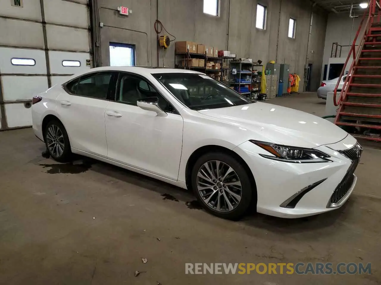 4 Photograph of a damaged car 58ABZ1B11KU025886 LEXUS ES350 2019