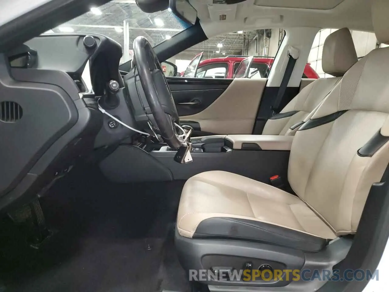 7 Photograph of a damaged car 58ABZ1B11KU025886 LEXUS ES350 2019