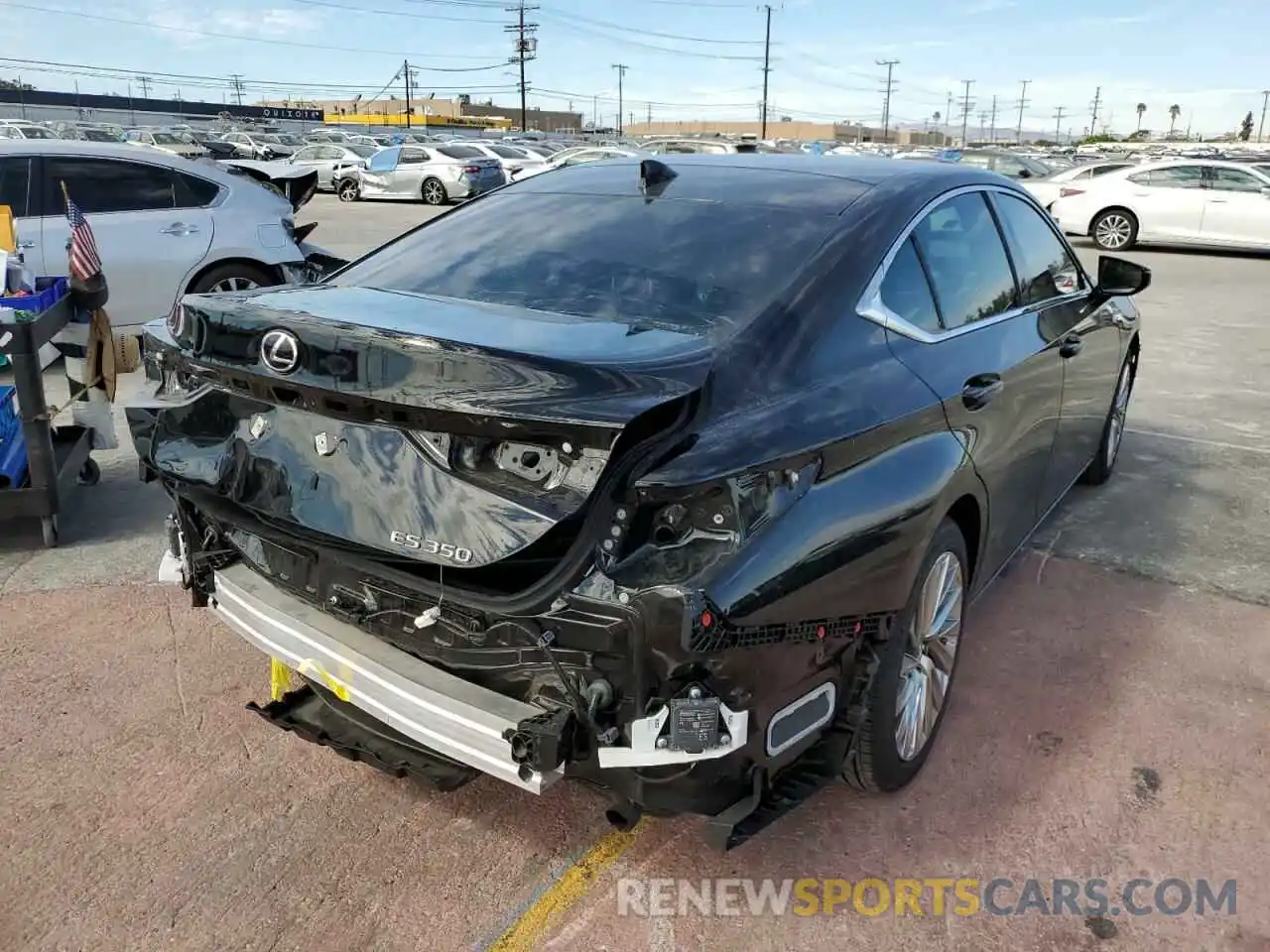 4 Photograph of a damaged car 58ABZ1B11KU029243 LEXUS ES350 2019