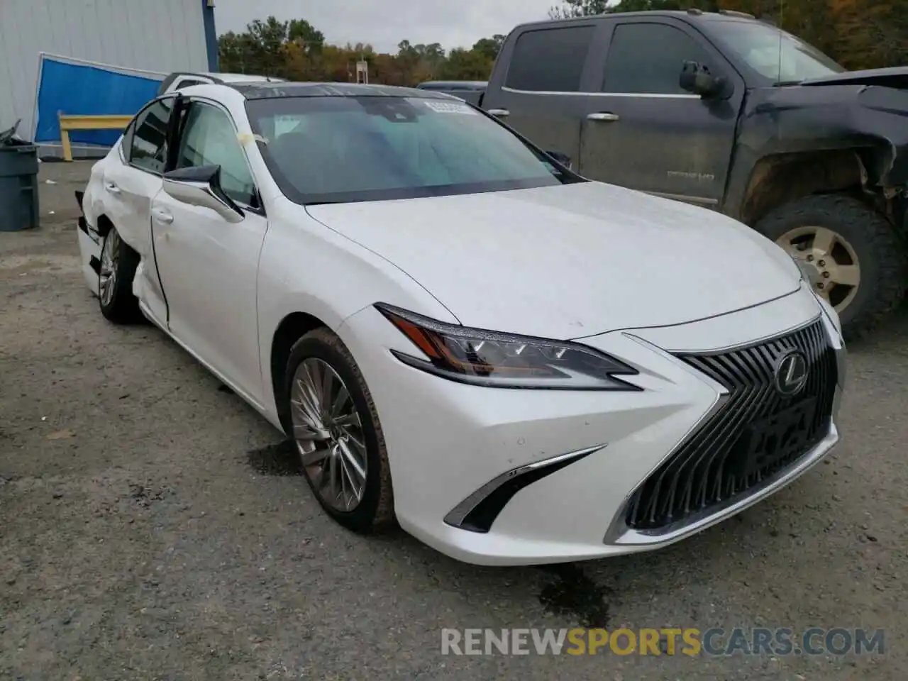 1 Photograph of a damaged car 58ABZ1B11KU030649 LEXUS ES350 2019