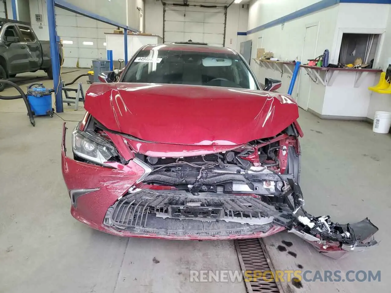11 Photograph of a damaged car 58ABZ1B11KU033129 LEXUS ES350 2019