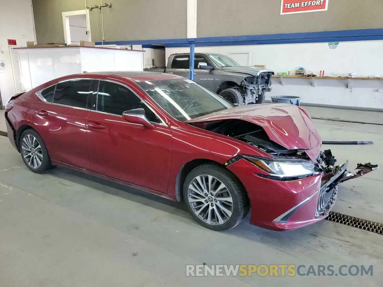 4 Photograph of a damaged car 58ABZ1B11KU033129 LEXUS ES350 2019