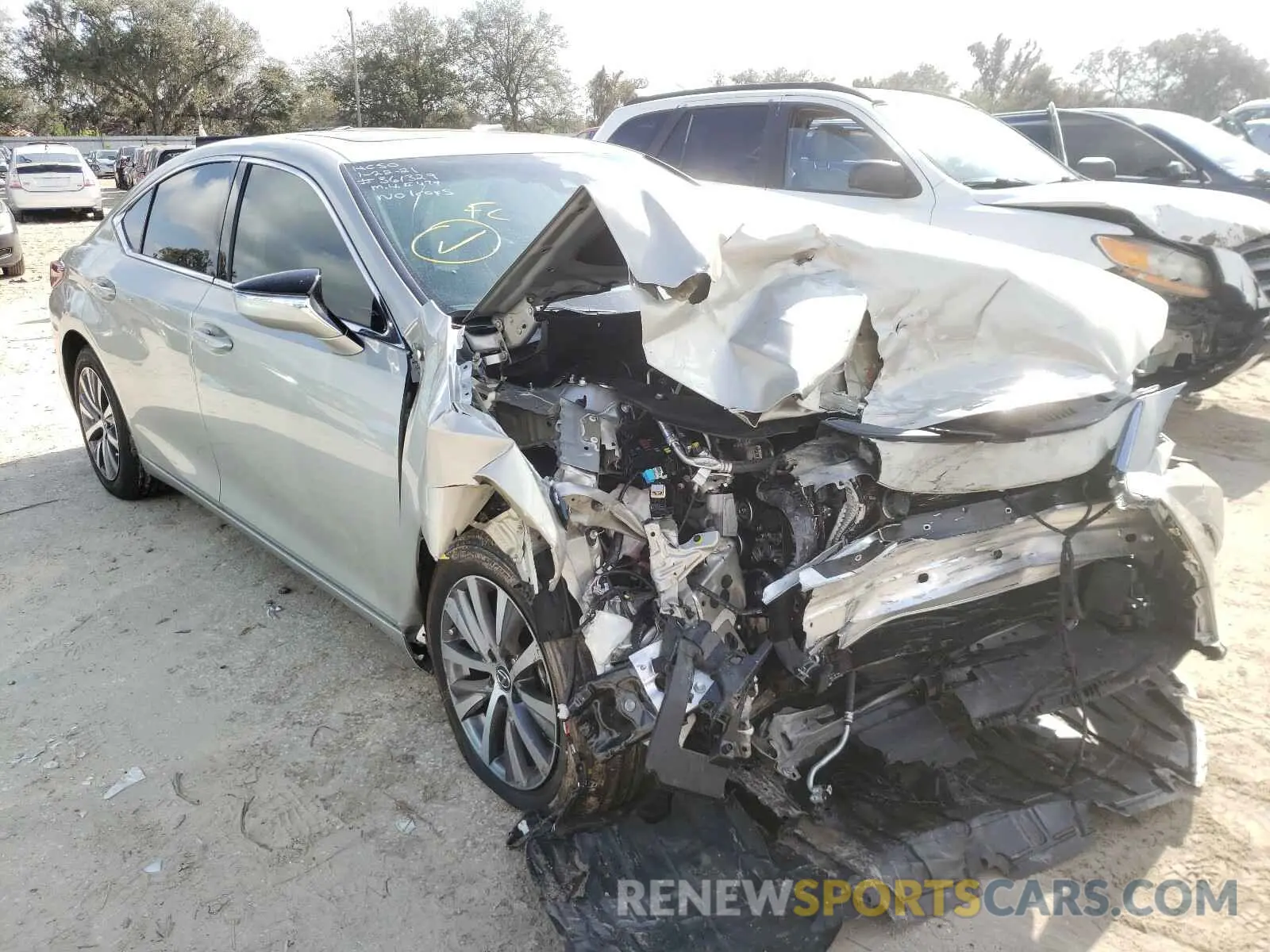 1 Photograph of a damaged car 58ABZ1B11KU046608 LEXUS ES350 2019
