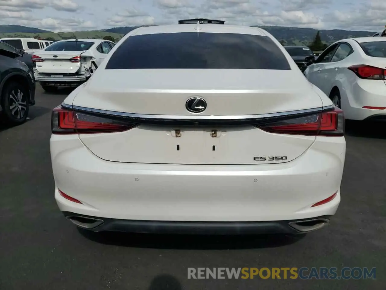 6 Photograph of a damaged car 58ABZ1B11KU047127 LEXUS ES350 2019