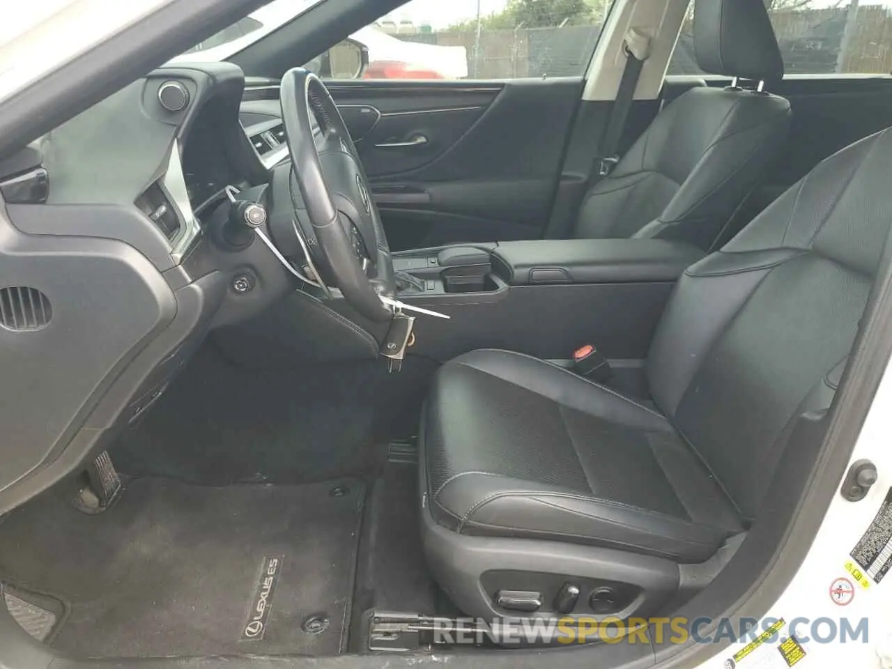 7 Photograph of a damaged car 58ABZ1B11KU047127 LEXUS ES350 2019