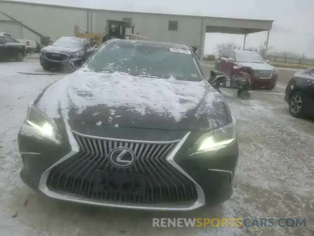 10 Photograph of a damaged car 58ABZ1B11KU049685 LEXUS ES350 2019
