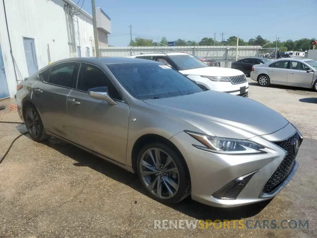 4 Photograph of a damaged car 58ABZ1B11KU051114 LEXUS ES350 2019