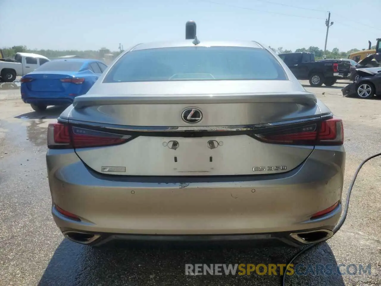 7 Photograph of a damaged car 58ABZ1B11KU051114 LEXUS ES350 2019