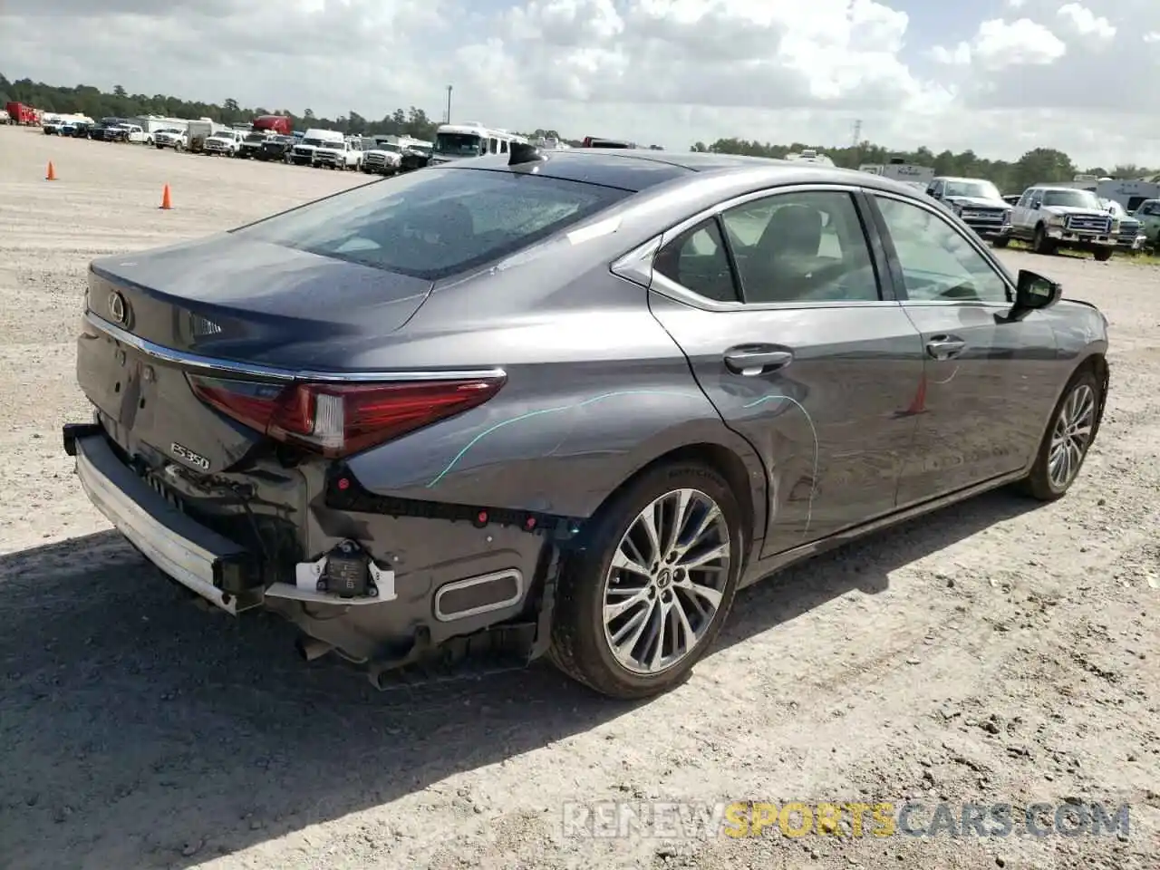 4 Photograph of a damaged car 58ABZ1B12KU005744 LEXUS ES350 2019