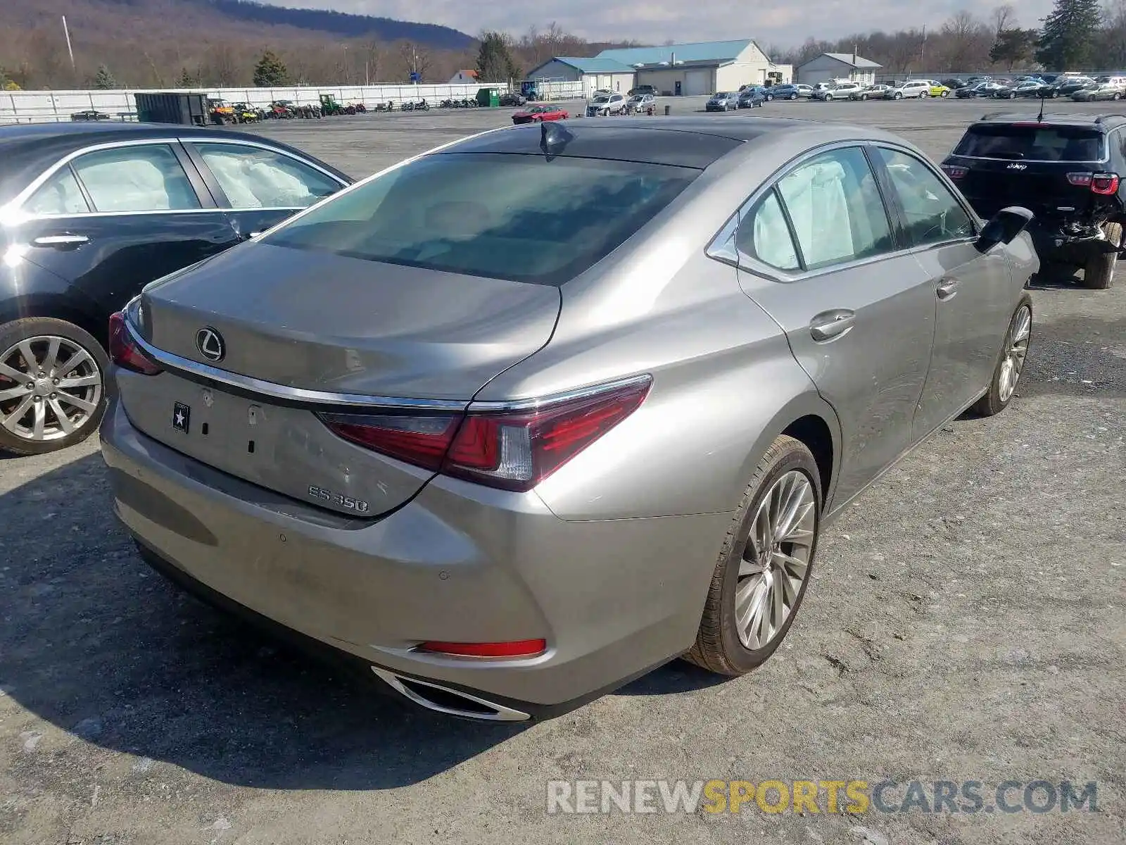 4 Photograph of a damaged car 58ABZ1B12KU016906 LEXUS ES350 2019