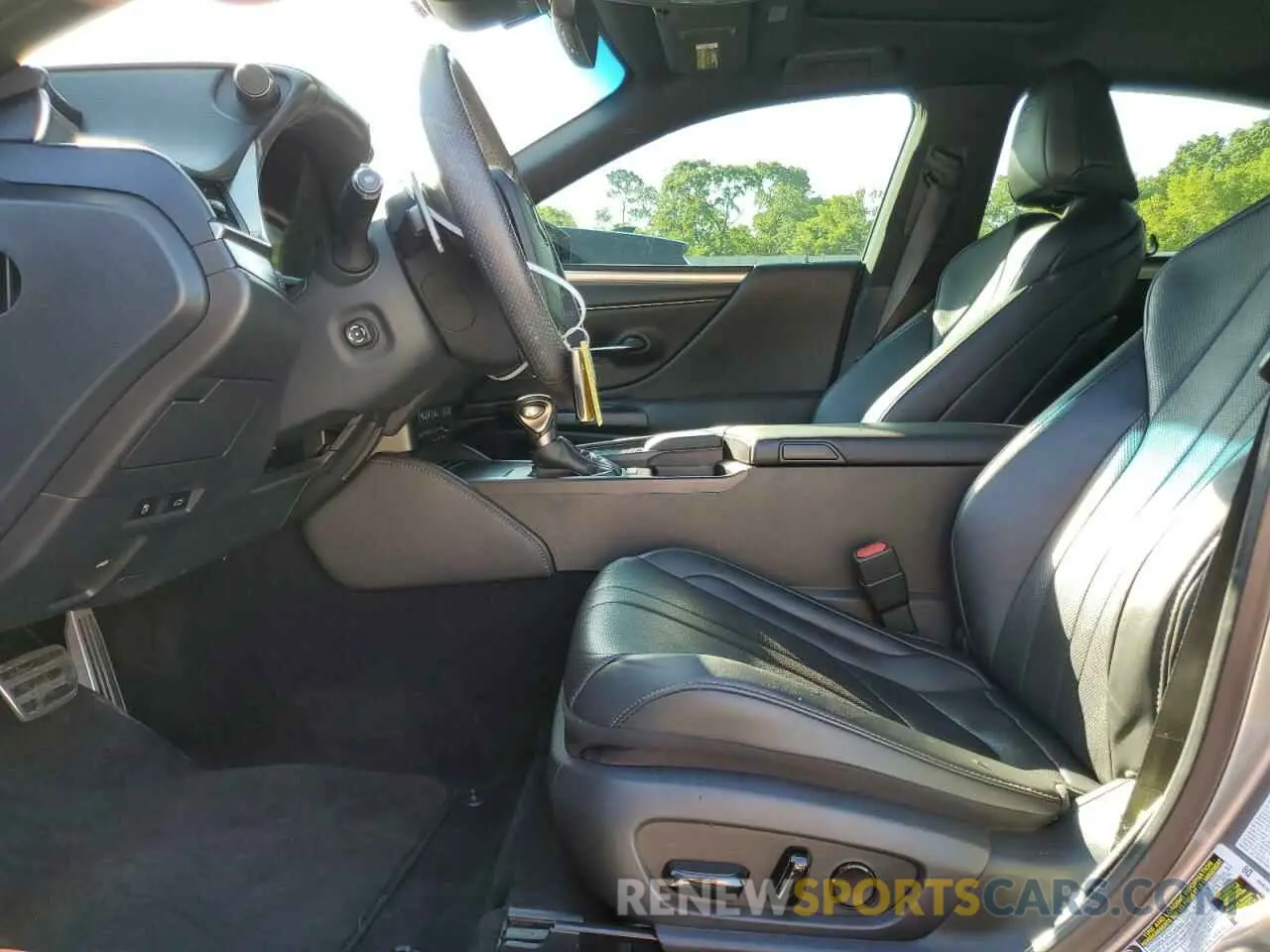 7 Photograph of a damaged car 58ABZ1B12KU017148 LEXUS ES350 2019