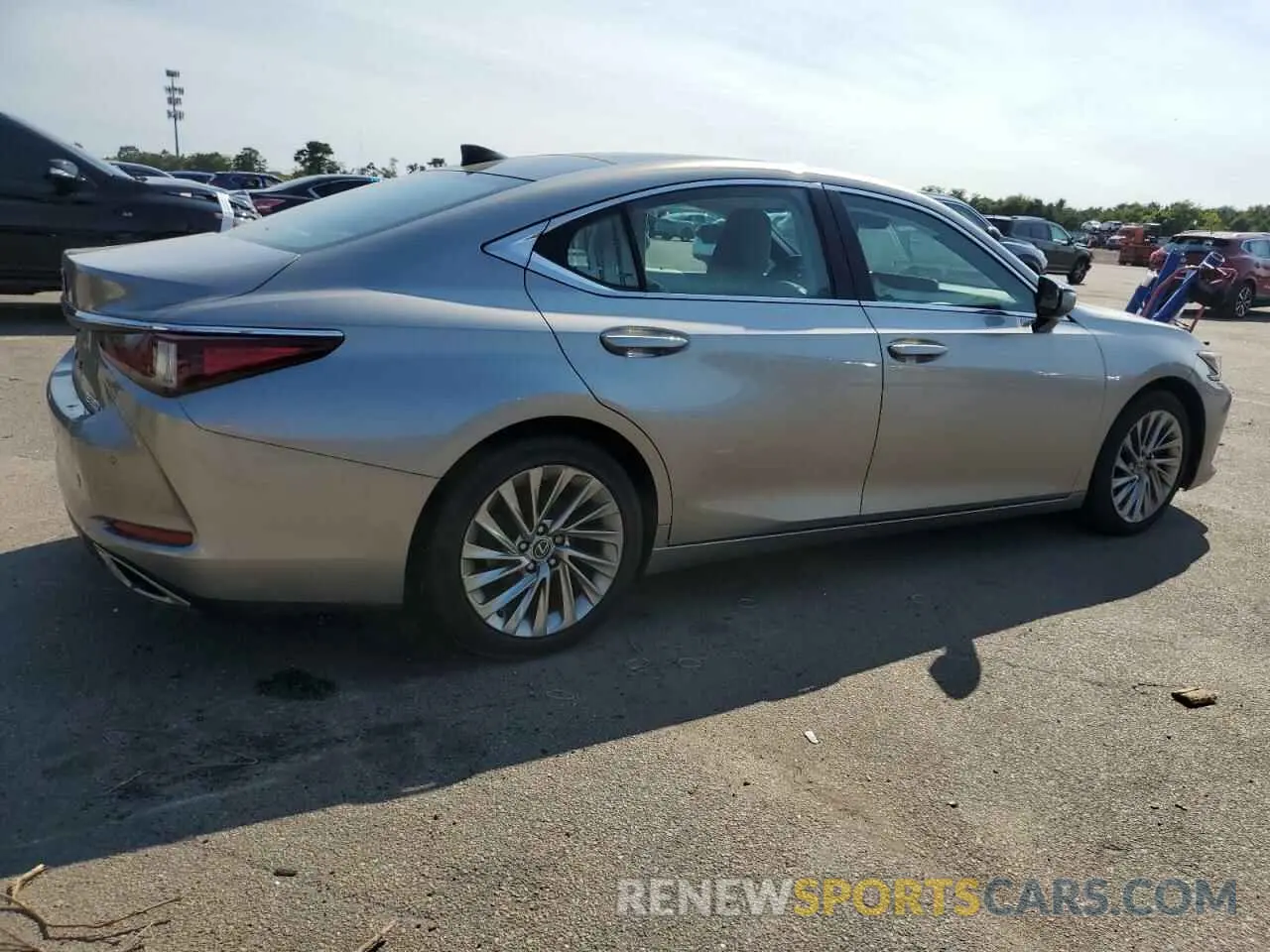 3 Photograph of a damaged car 58ABZ1B12KU017702 LEXUS ES350 2019