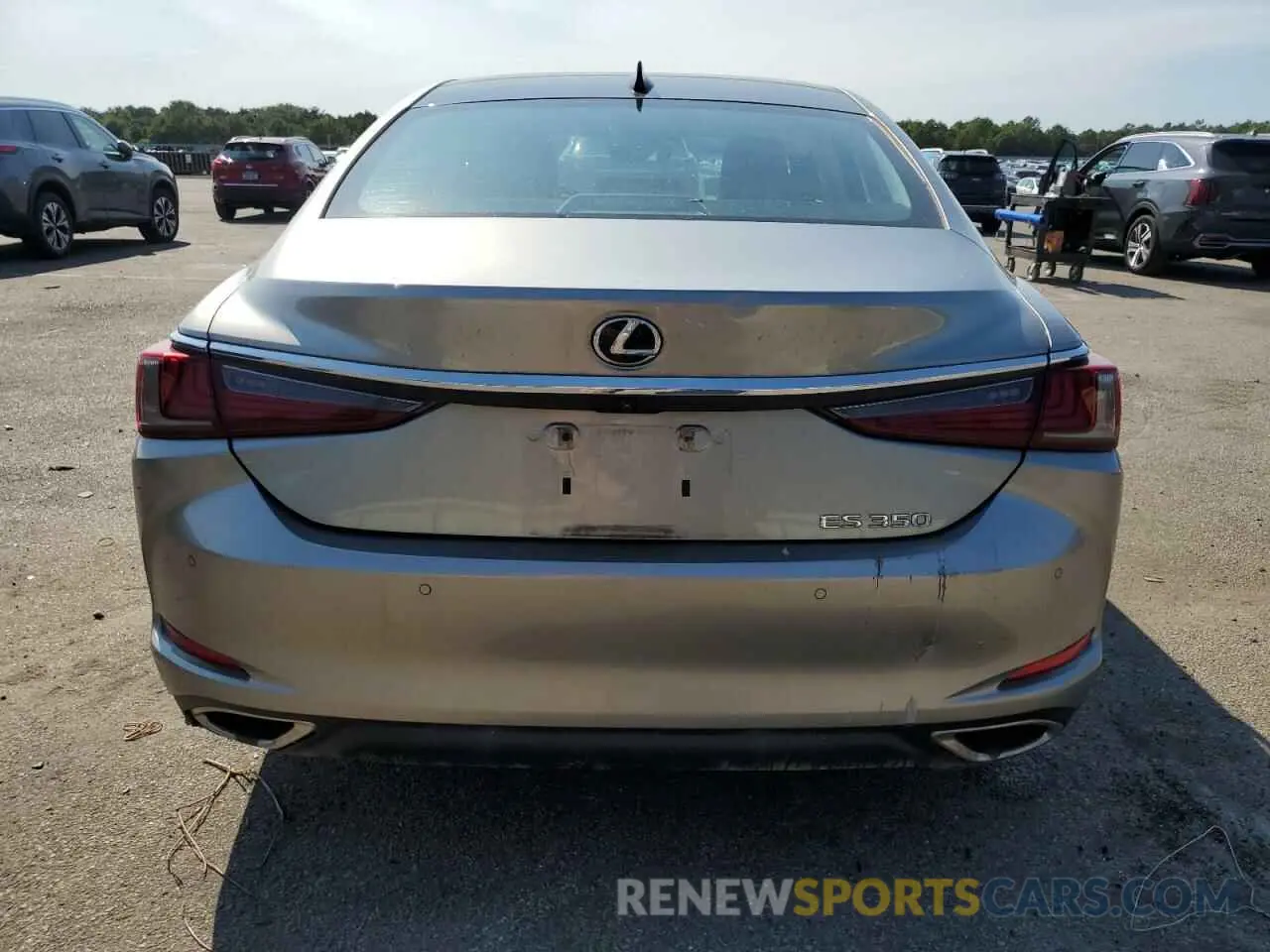 6 Photograph of a damaged car 58ABZ1B12KU017702 LEXUS ES350 2019