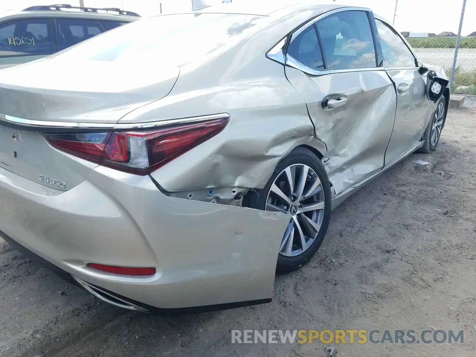 9 Photograph of a damaged car 58ABZ1B12KU019935 LEXUS ES350 2019