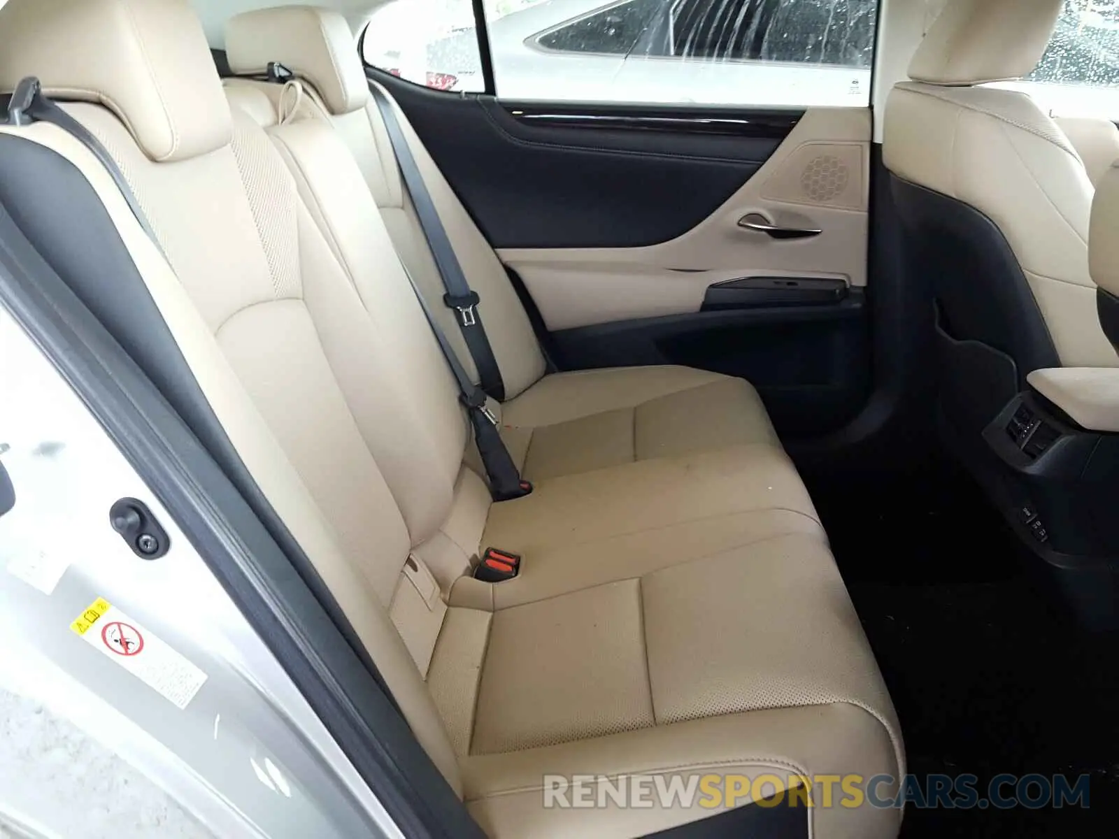 6 Photograph of a damaged car 58ABZ1B12KU022351 LEXUS ES350 2019