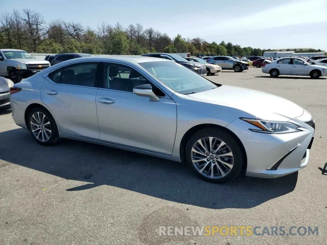 4 Photograph of a damaged car 58ABZ1B12KU040106 LEXUS ES350 2019