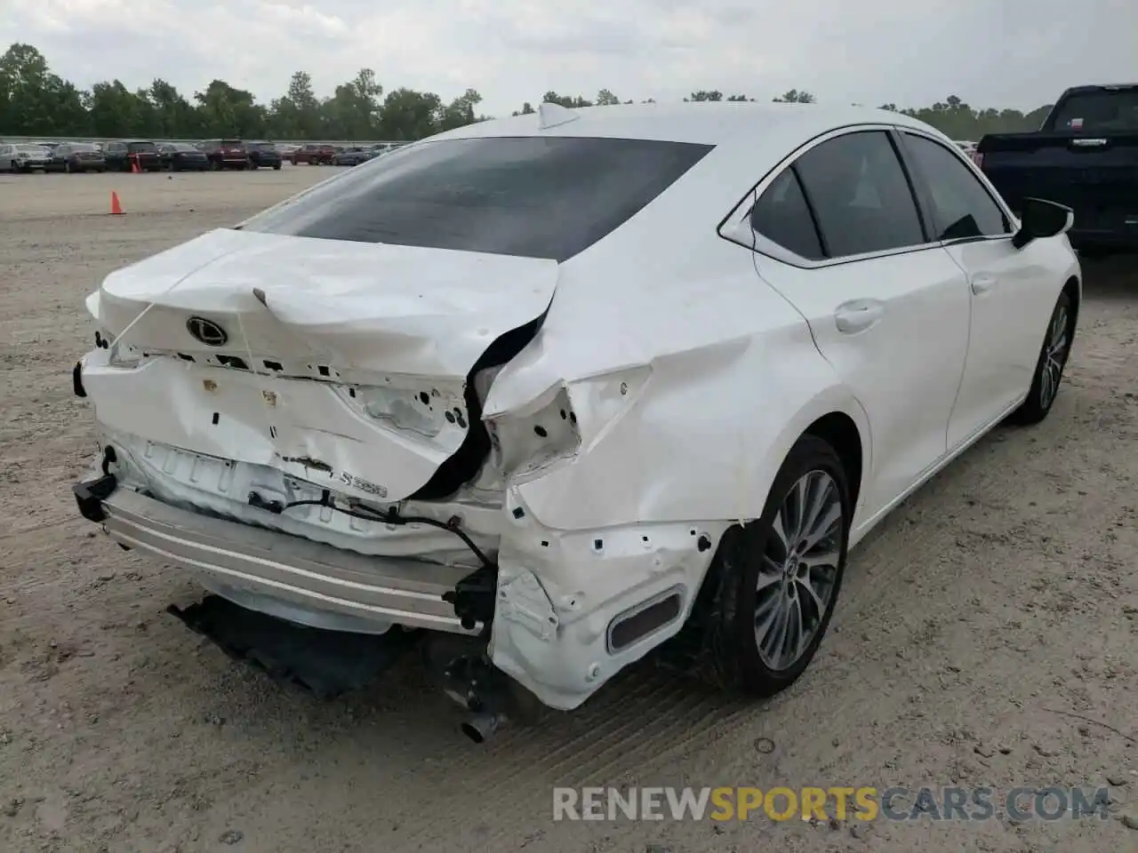 4 Photograph of a damaged car 58ABZ1B12KU043099 LEXUS ES350 2019