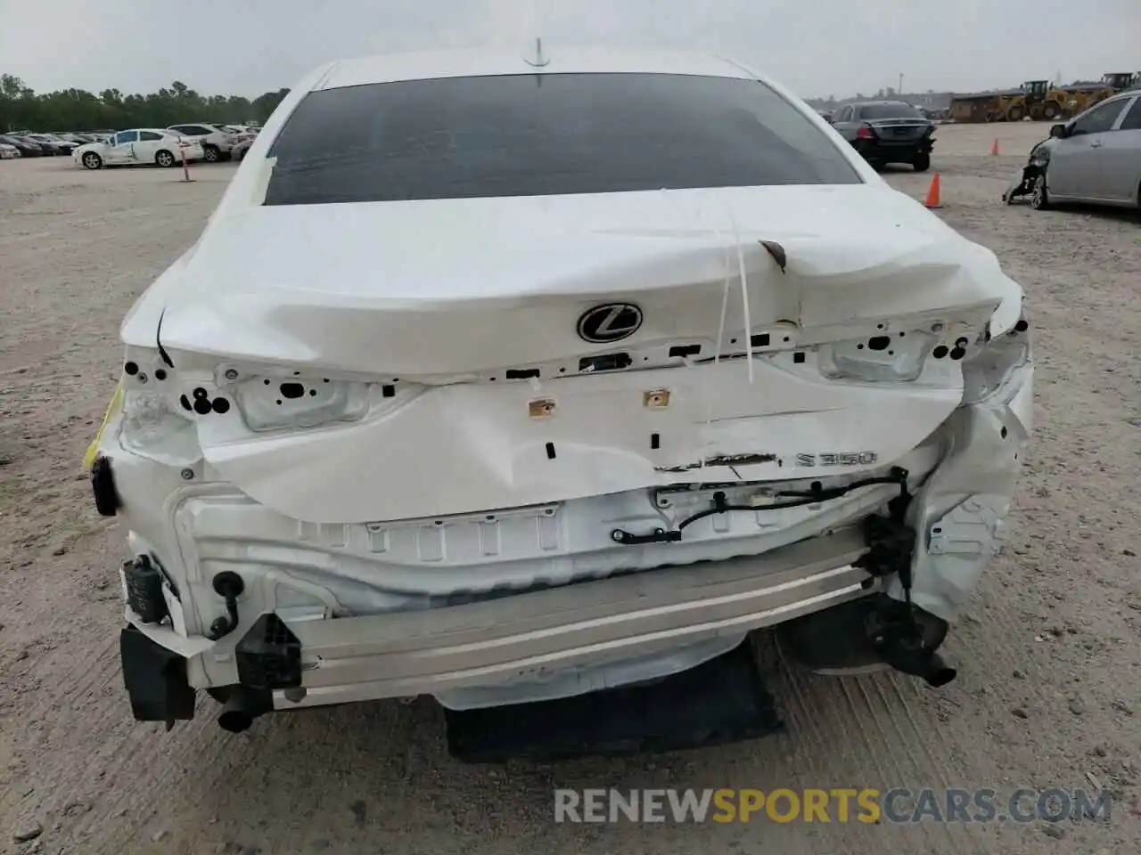 9 Photograph of a damaged car 58ABZ1B12KU043099 LEXUS ES350 2019