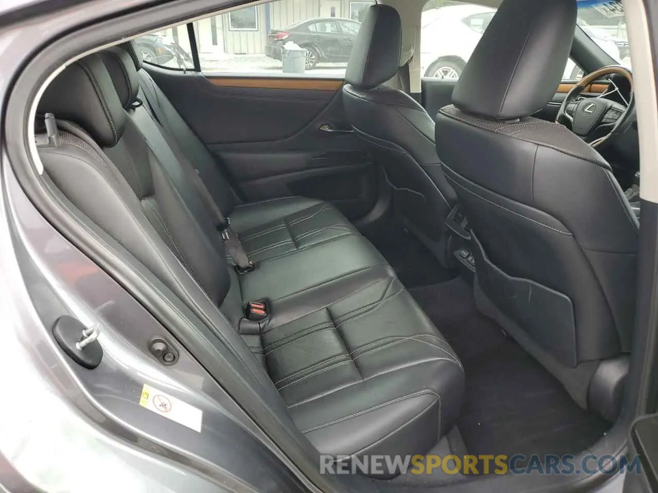 10 Photograph of a damaged car 58ABZ1B13KU004263 LEXUS ES350 2019