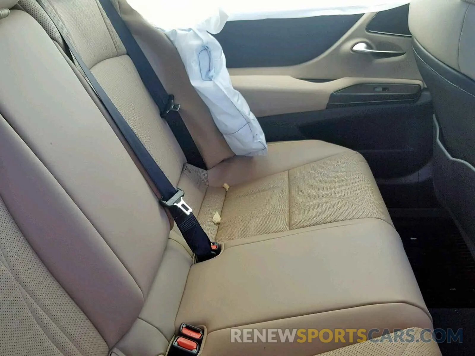 6 Photograph of a damaged car 58ABZ1B13KU009396 LEXUS ES350 2019