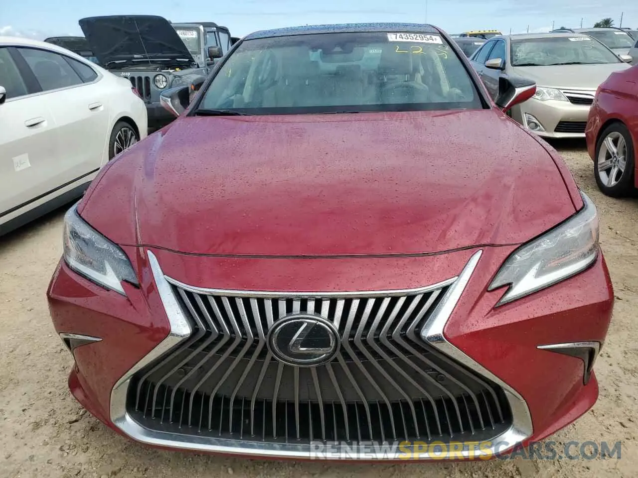 5 Photograph of a damaged car 58ABZ1B13KU017739 LEXUS ES350 2019