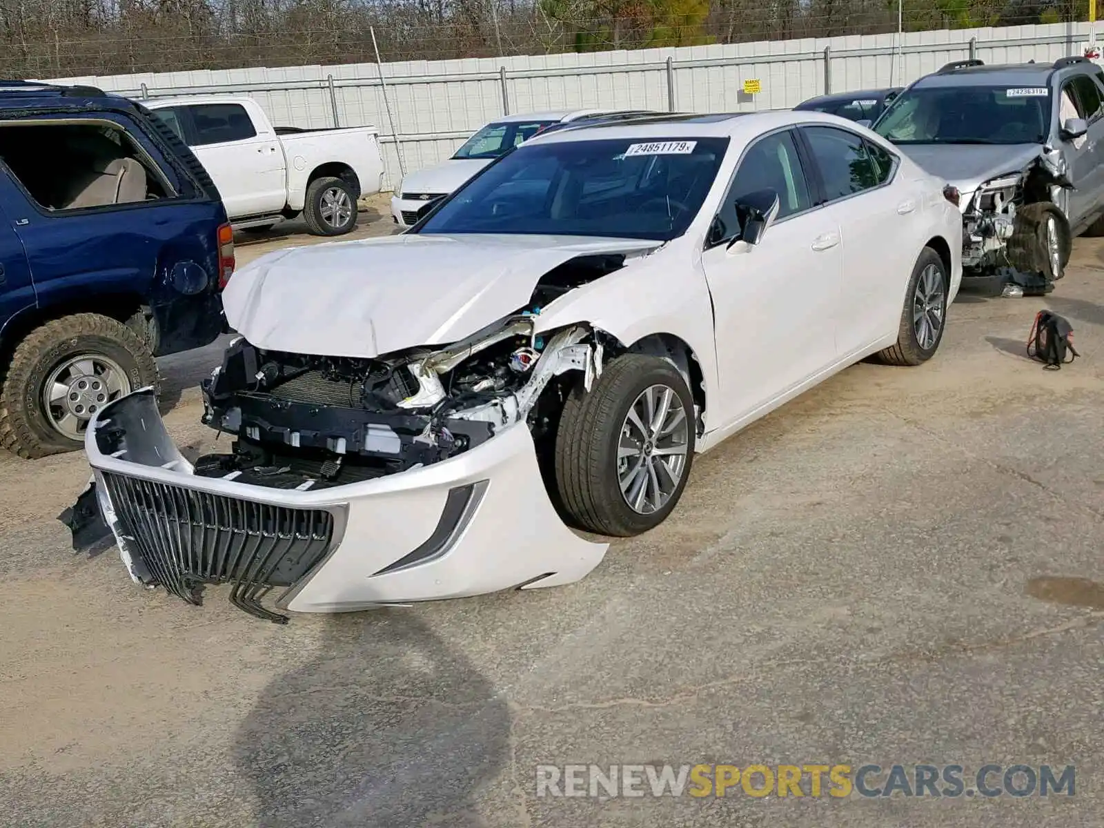 2 Photograph of a damaged car 58ABZ1B13KU018129 LEXUS ES350 2019