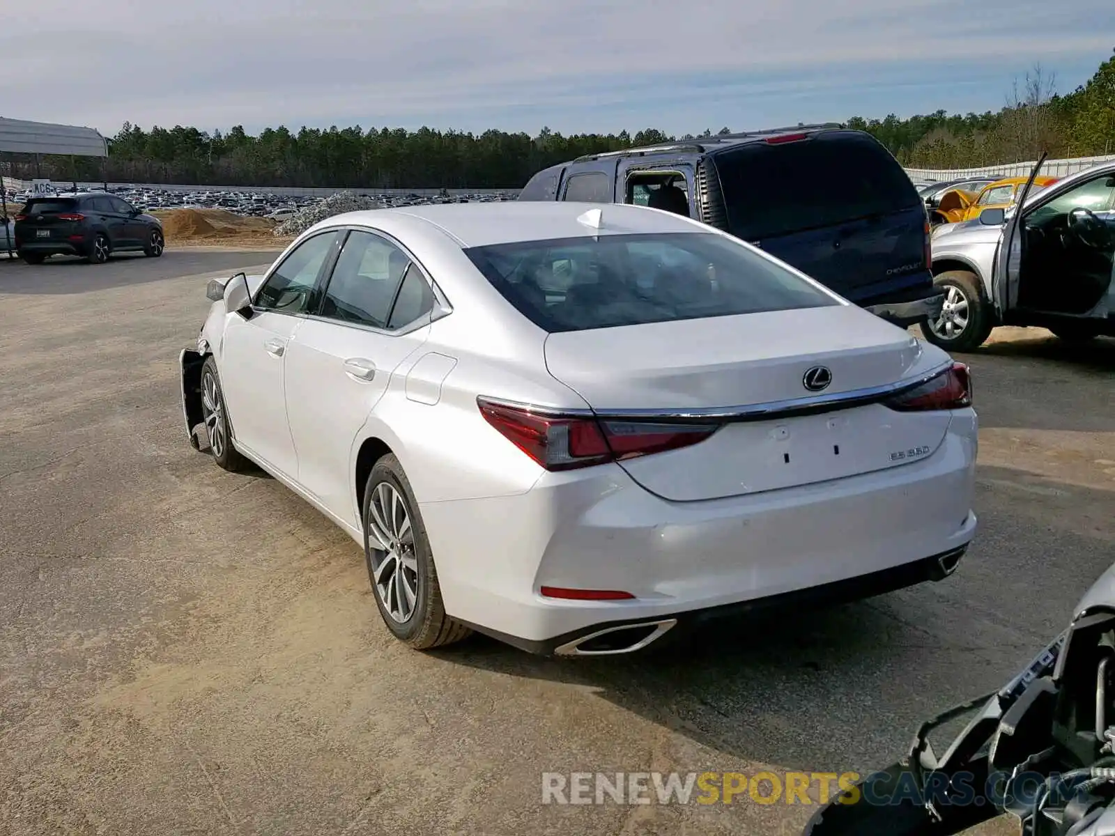 3 Photograph of a damaged car 58ABZ1B13KU018129 LEXUS ES350 2019