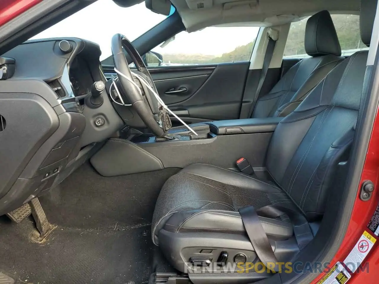 7 Photograph of a damaged car 58ABZ1B13KU020494 LEXUS ES350 2019