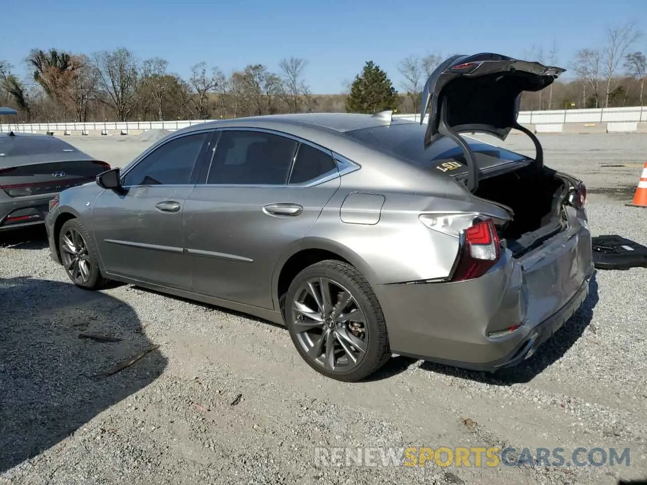 2 Photograph of a damaged car 58ABZ1B13KU020592 LEXUS ES350 2019