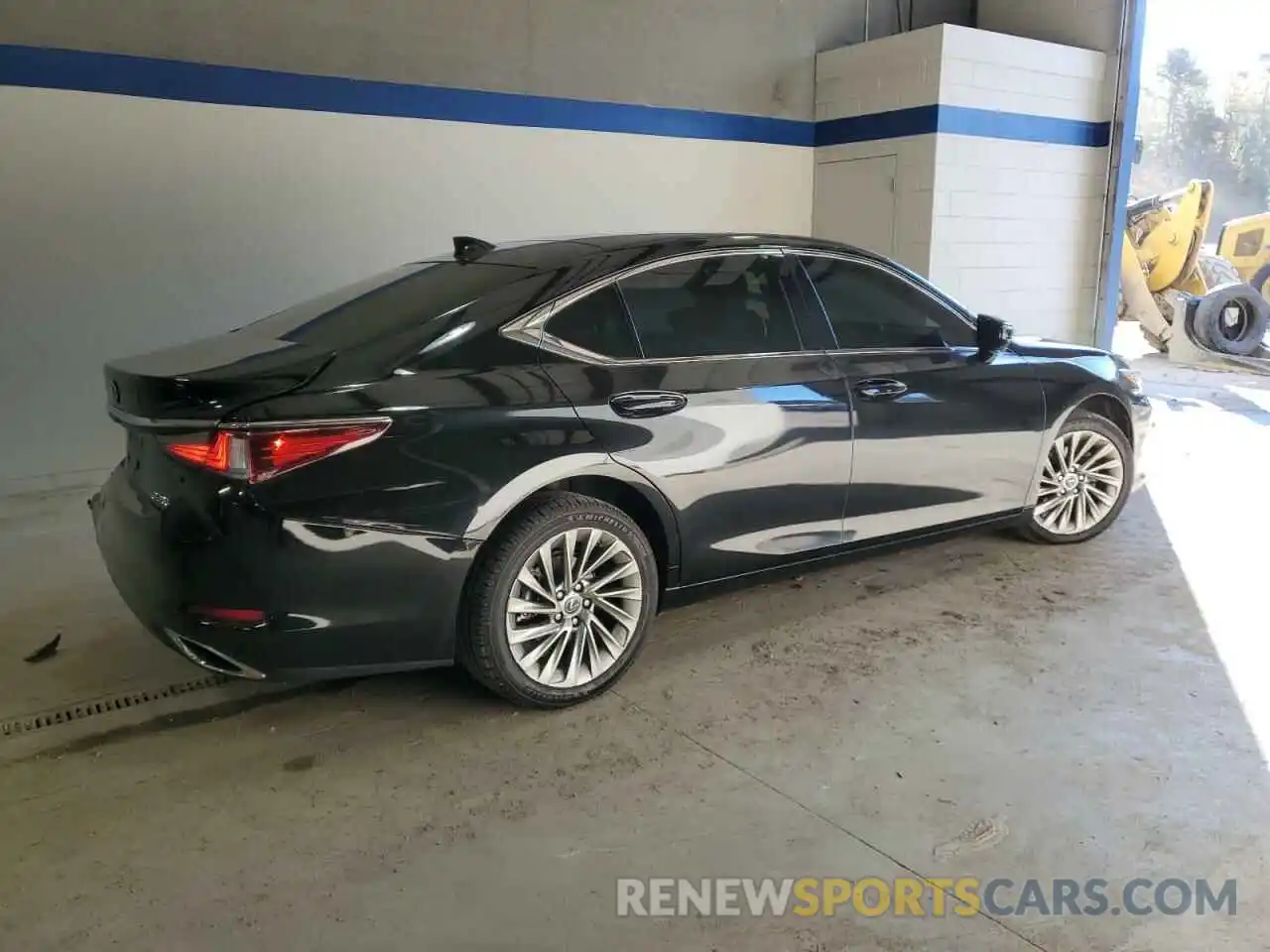 3 Photograph of a damaged car 58ABZ1B13KU030197 LEXUS ES350 2019