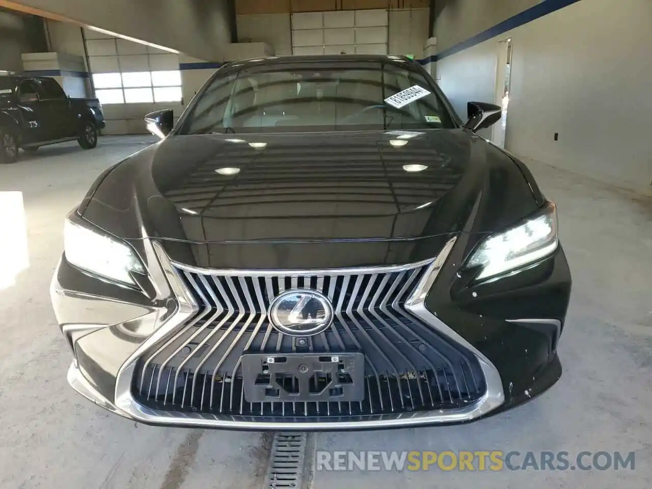 5 Photograph of a damaged car 58ABZ1B13KU030197 LEXUS ES350 2019