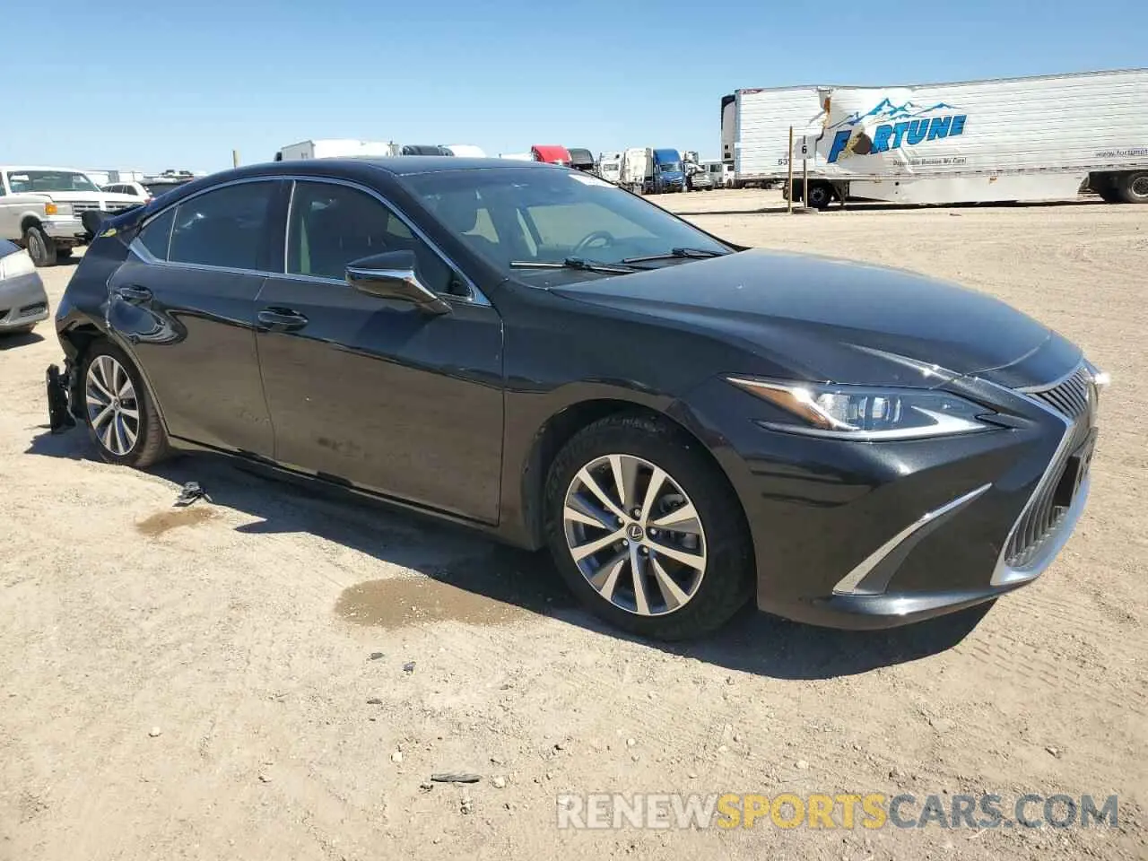 4 Photograph of a damaged car 58ABZ1B13KU034797 LEXUS ES350 2019