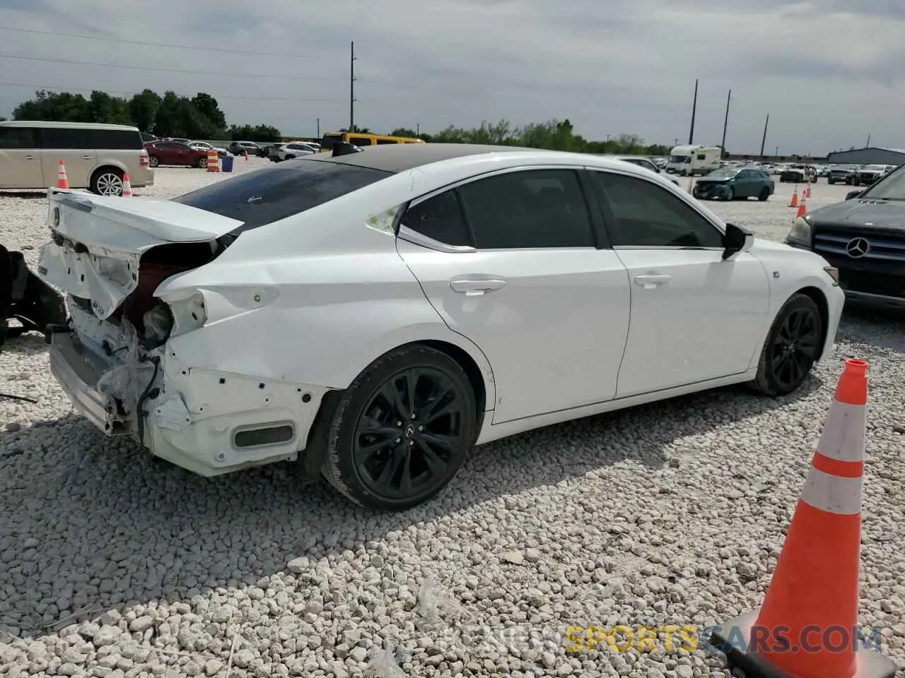 3 Photograph of a damaged car 58ABZ1B13KU041040 LEXUS ES350 2019