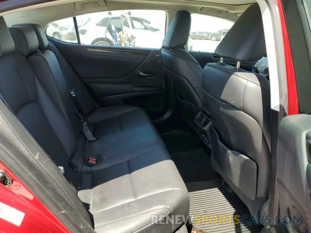 10 Photograph of a damaged car 58ABZ1B14KU023159 LEXUS ES350 2019