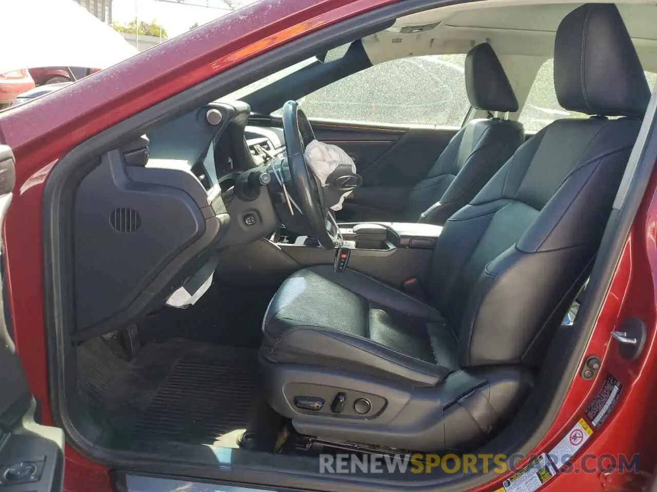 7 Photograph of a damaged car 58ABZ1B14KU023159 LEXUS ES350 2019