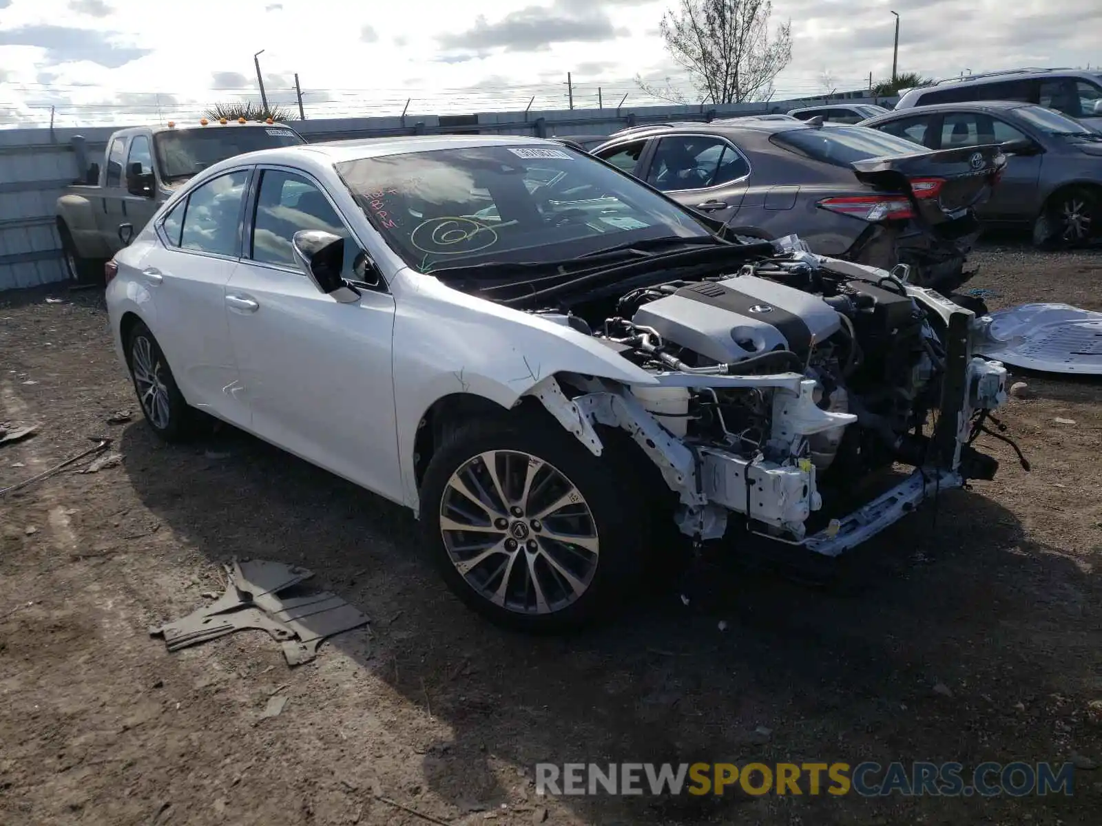 1 Photograph of a damaged car 58ABZ1B14KU023825 LEXUS ES350 2019