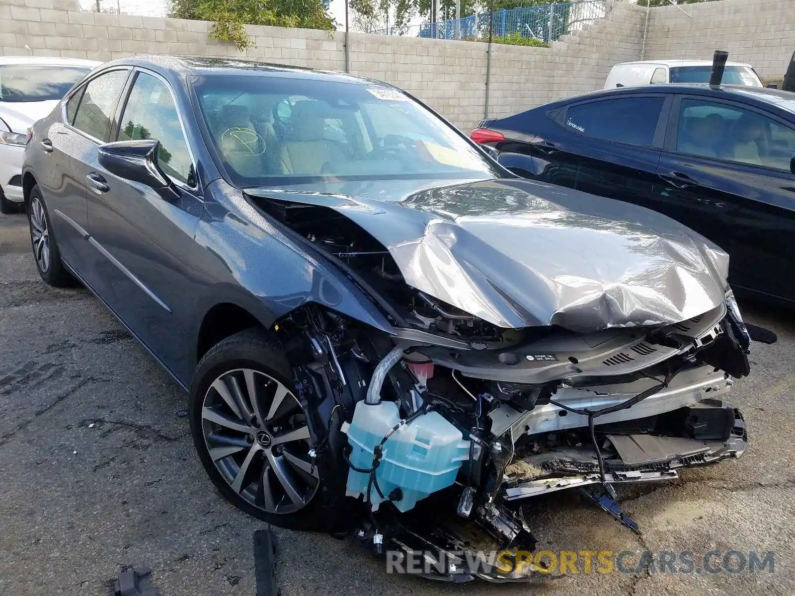 1 Photograph of a damaged car 58ABZ1B14KU025669 LEXUS ES350 2019