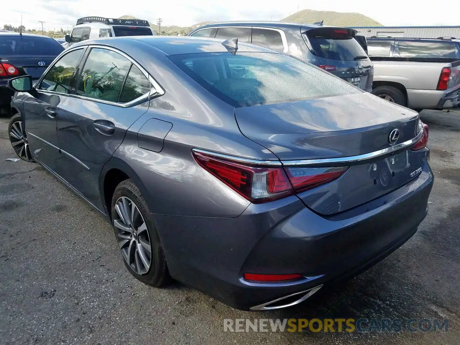 3 Photograph of a damaged car 58ABZ1B14KU025669 LEXUS ES350 2019