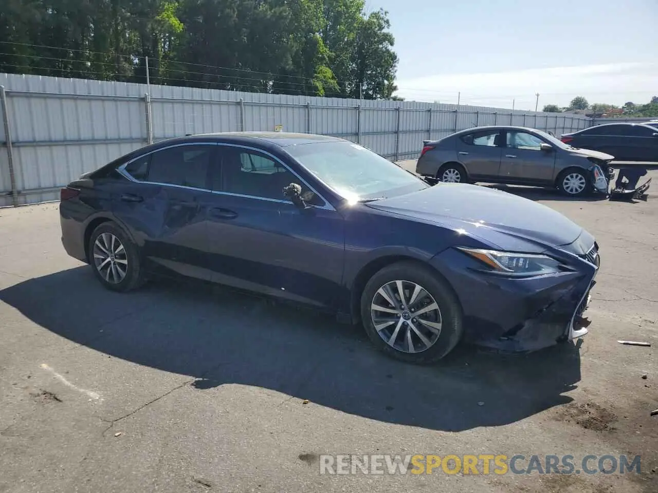 4 Photograph of a damaged car 58ABZ1B14KU046974 LEXUS ES350 2019