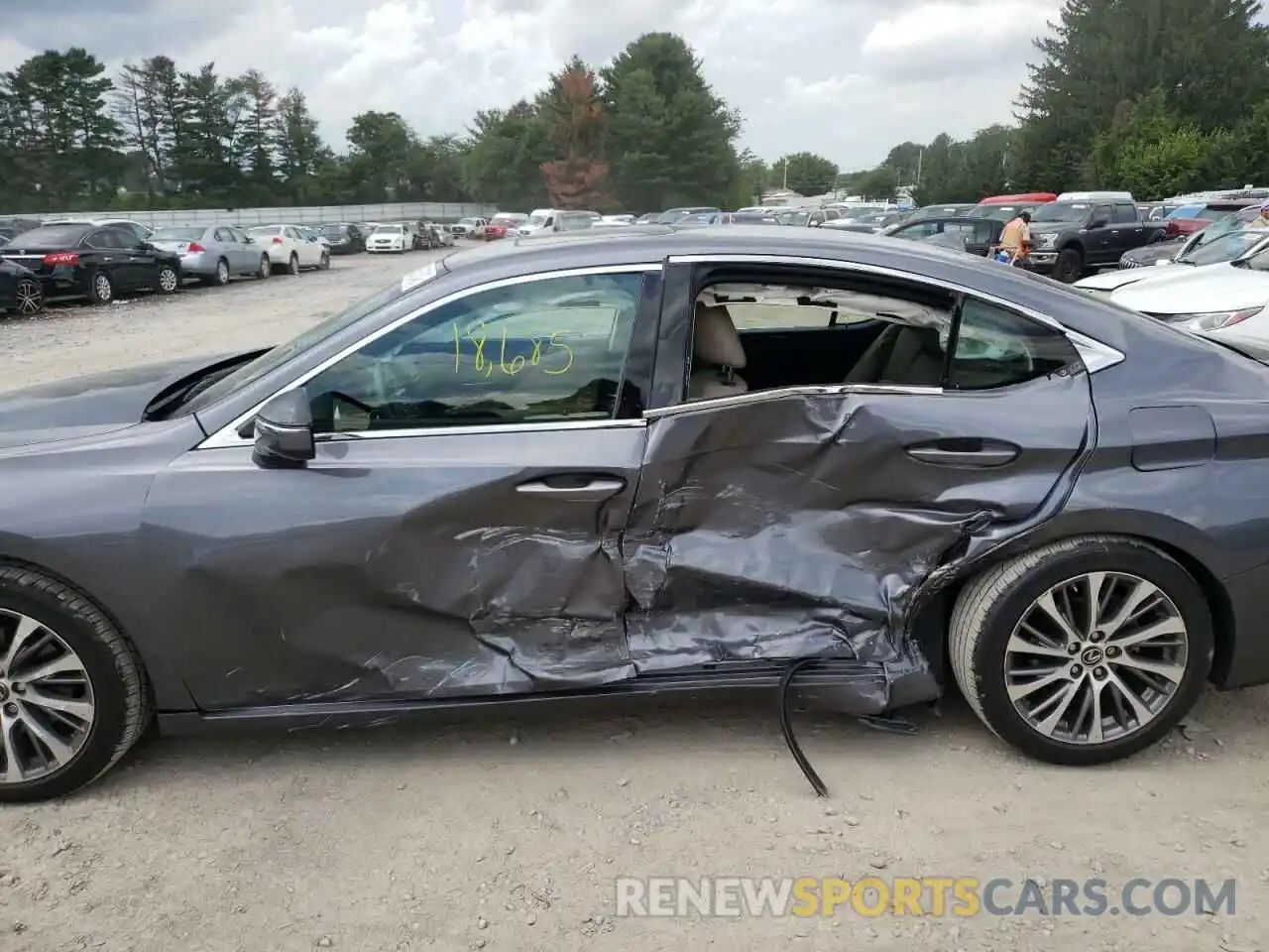 10 Photograph of a damaged car 58ABZ1B14KU047218 LEXUS ES350 2019