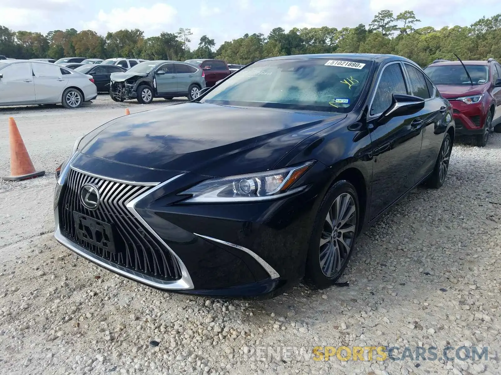 2 Photograph of a damaged car 58ABZ1B15KU002224 LEXUS ES350 2019