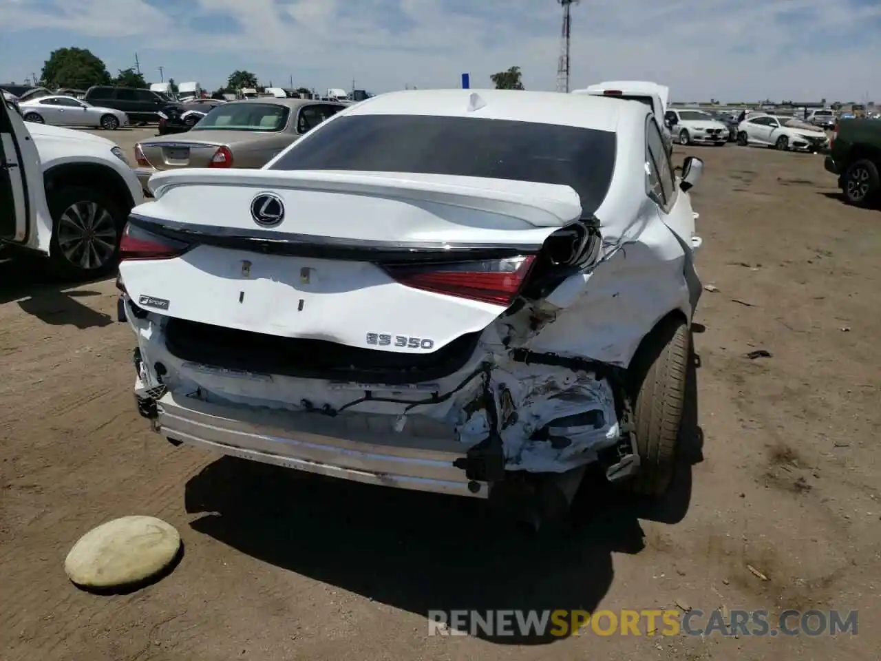 9 Photograph of a damaged car 58ABZ1B15KU010548 LEXUS ES350 2019