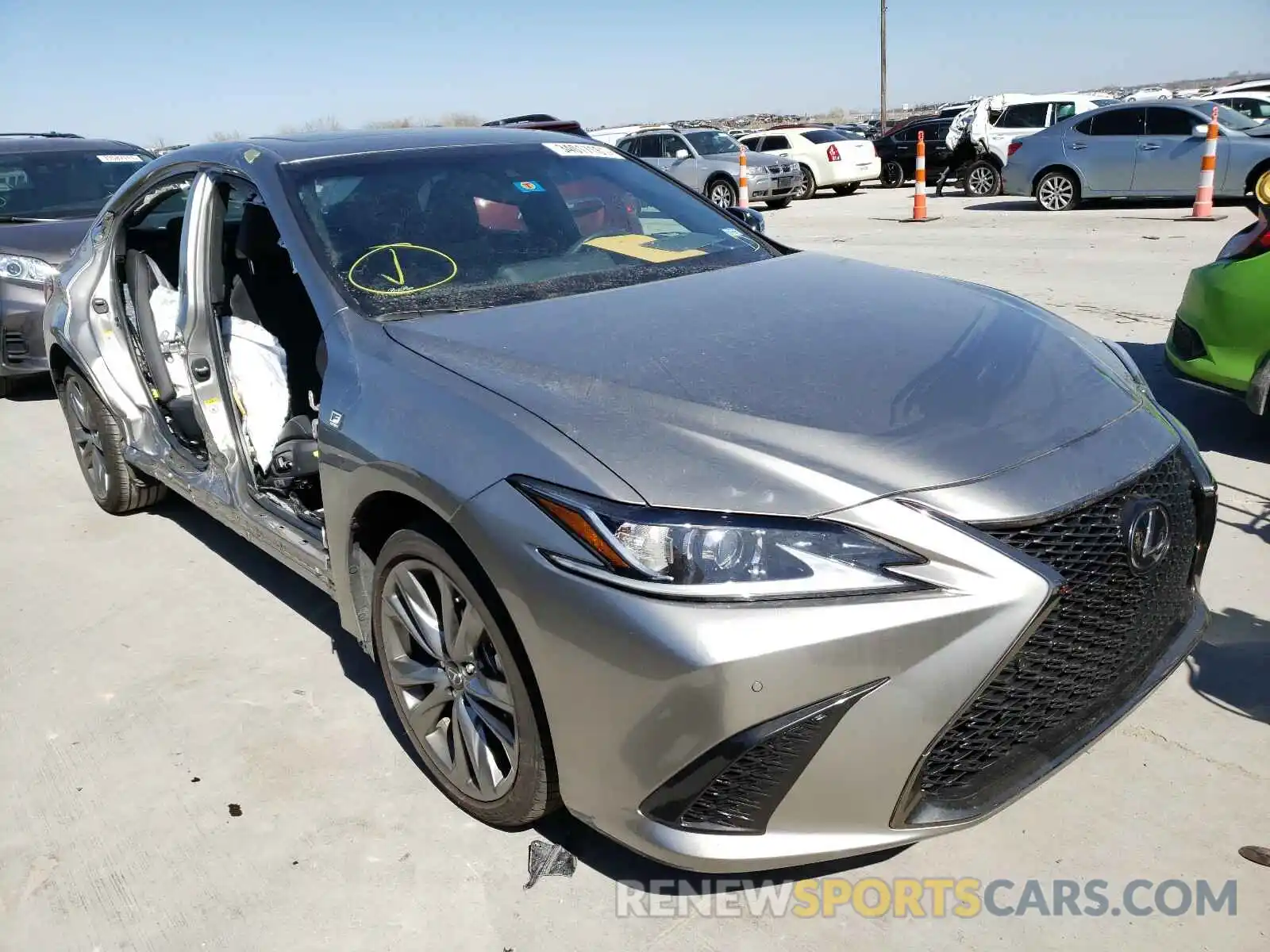 1 Photograph of a damaged car 58ABZ1B15KU011263 LEXUS ES350 2019